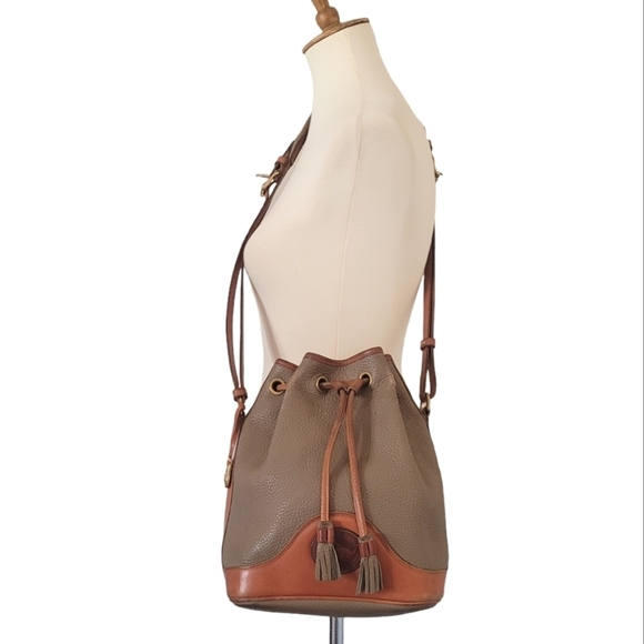 Dooney & Bourke 80's Taupe and Brown AWL Pebble Grain Drawstring Shoulder Bag - Picture 2 of 12